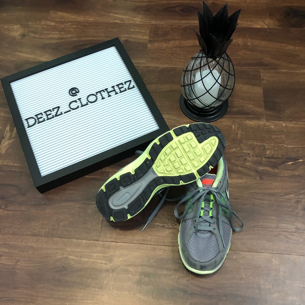 Dual Fusion Nike Tennis Shoes